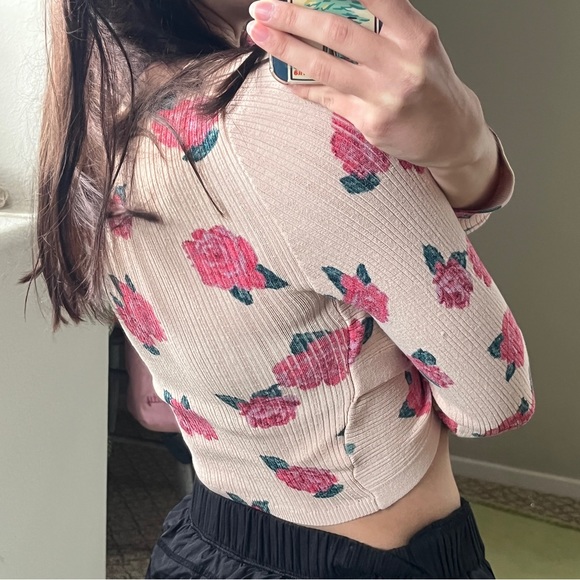🚨SOLD🚨Free People Intimates Rose Floral Patterned Pink Crop Top - Picture 2 of 4
